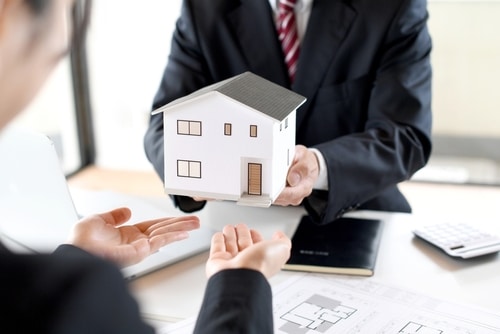 برنامج إدارة علاقات العملاء (CRM) لشركات التسويق العقاري